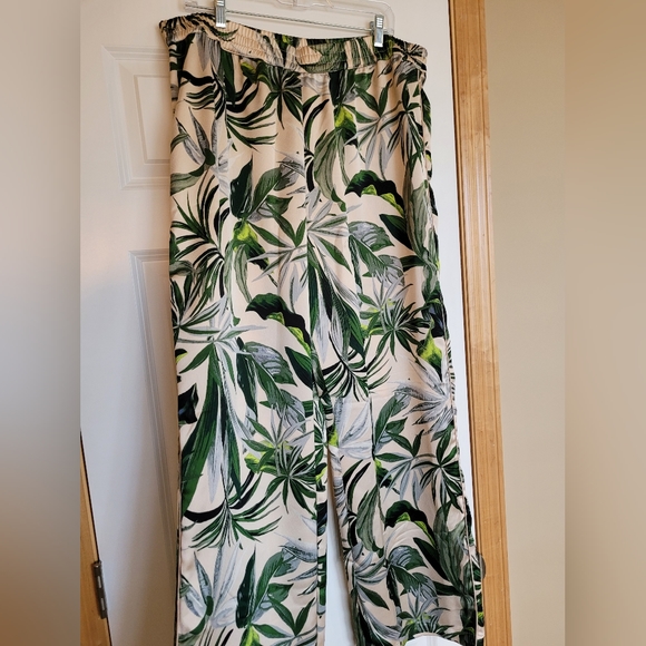 Victoria's Secret Palm Print PJ Pants - Picture 3 of 5